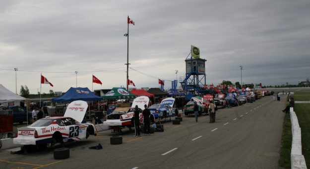 Visit Setting the Scene: 2007 Pinty’s Racing Replay from Jukasa page