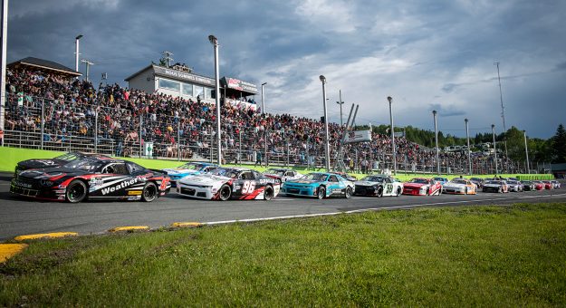 Visit Bud Light 300 at Autodrome Chaudière page