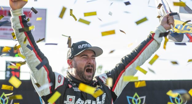 Visit QLB: Ranger Collects a Third Autodrome Chaudière Win, Holding off Lacroix, in Bud Light 300 page
